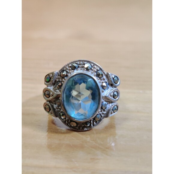 Vtg 925 STERLING SILVER BLUE TOPAZ MARCASITE STATEMENT RING Sz 6, 6g - Picture 6 of 9